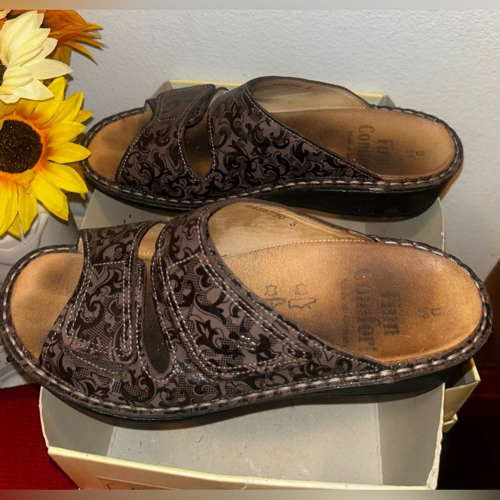 Finn Comfort “Idaho Marble” open toe leather sandals. Sz 39 (9) Made in Germany